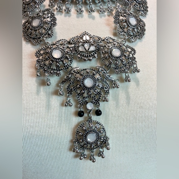 BOHO STATEMENT NECKLACE - Picture 5 of 5